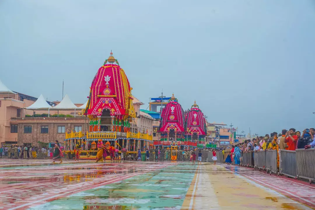 पुरी में रथ यात्रा, उमड़ा आस्था का सैलाब